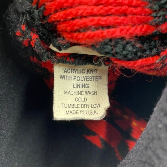Vintage Black & Red Knit Winter Hat With Nordic Snowflake Pattern & Soft Lining - Picture 5 of 9